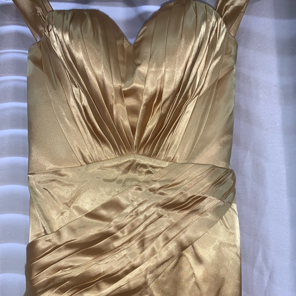 Beautiful Dress For Prom/Wedding - Picture 2 of 5